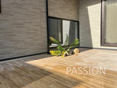 nishimuki_courtyard_window_planting nishimuki_courtyard_window_planting