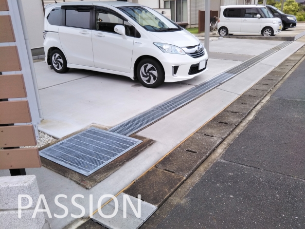 ���졼����