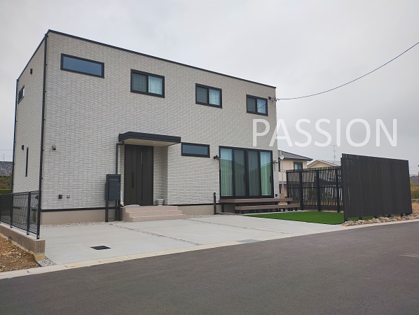 black-gray-gate-deck-fence-exterior