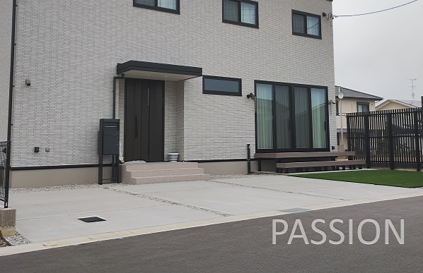 black-gray-gate-deck-fence-exterior-2