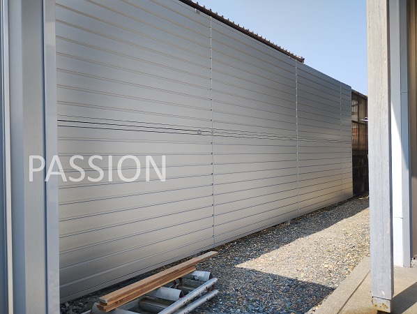 mekakushi-fence-resilia-ym1-sansilver-h2400-example