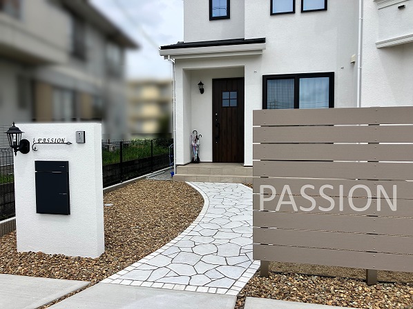 elegant-exterior-curve-approach elegant-exterior-curve-approach