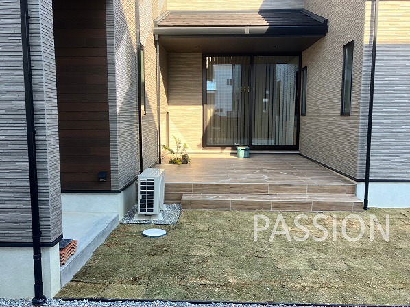 nishimuki_courtyard_tile_deck_nagoya_mosaic nishimuki_courtyard_tile_deck_nagoya_mosaic