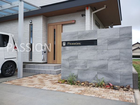 iwata-monchu-nagoya-mosaic-onlyone-lixil iwata-monchu-nagoya-mosaic-onlyone-lixil