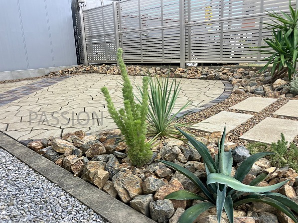 calmstone_poldbrick_accent_garden-approach_02 calmstone_poldbrick_accent_garden-approach_02